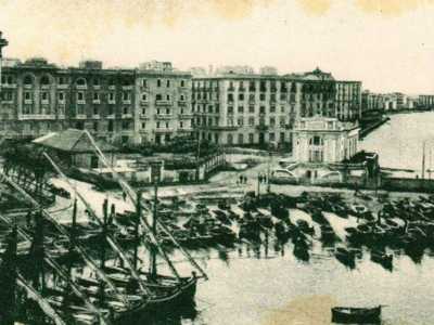 Sul lato mare invece si trovava la vecchia sede del Circolo Canottieri Barion, fondato nel 1894...